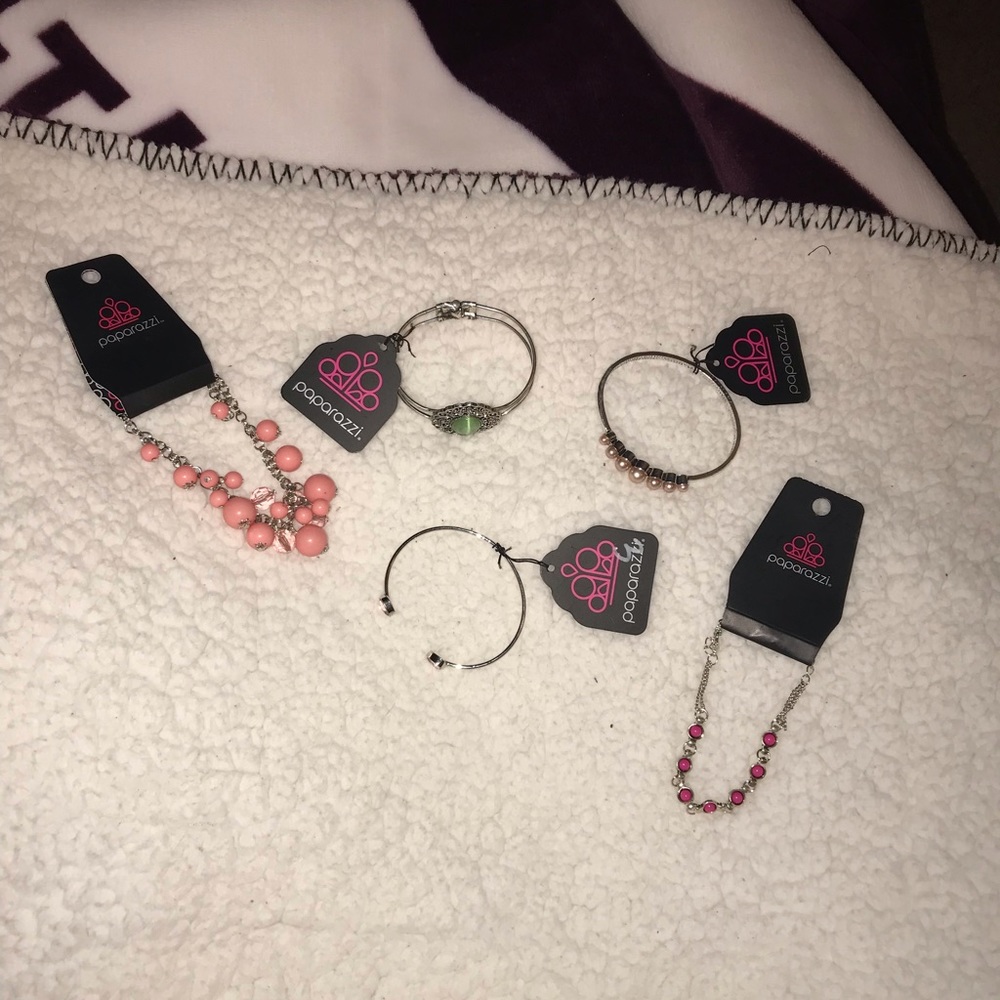Bundle of 5 Paparazzi Bracelets NWT + 1 Free Item